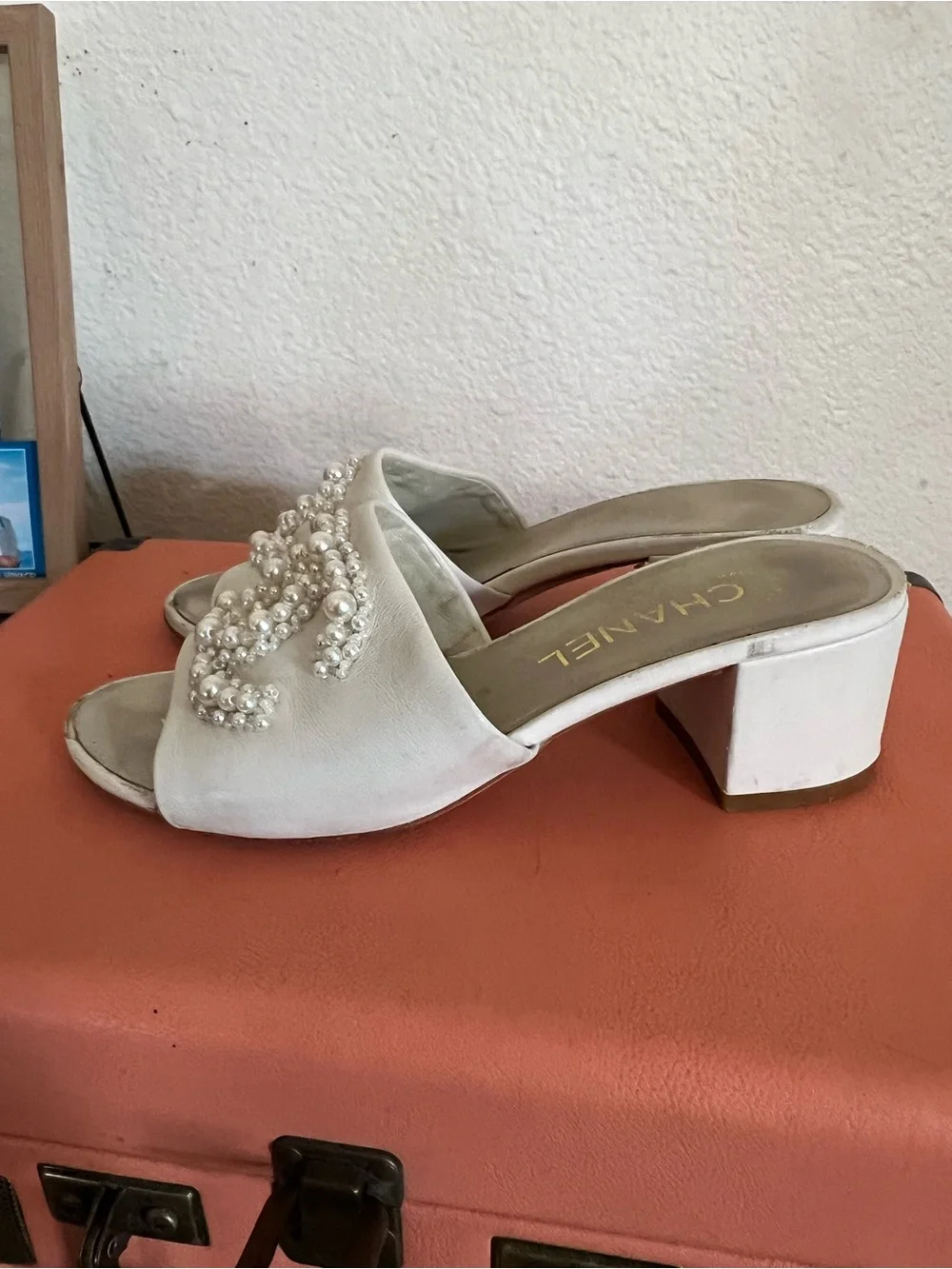 CHANEL Ivory White Pearl Embellished Leather Sandals Slides UE Size 35 C